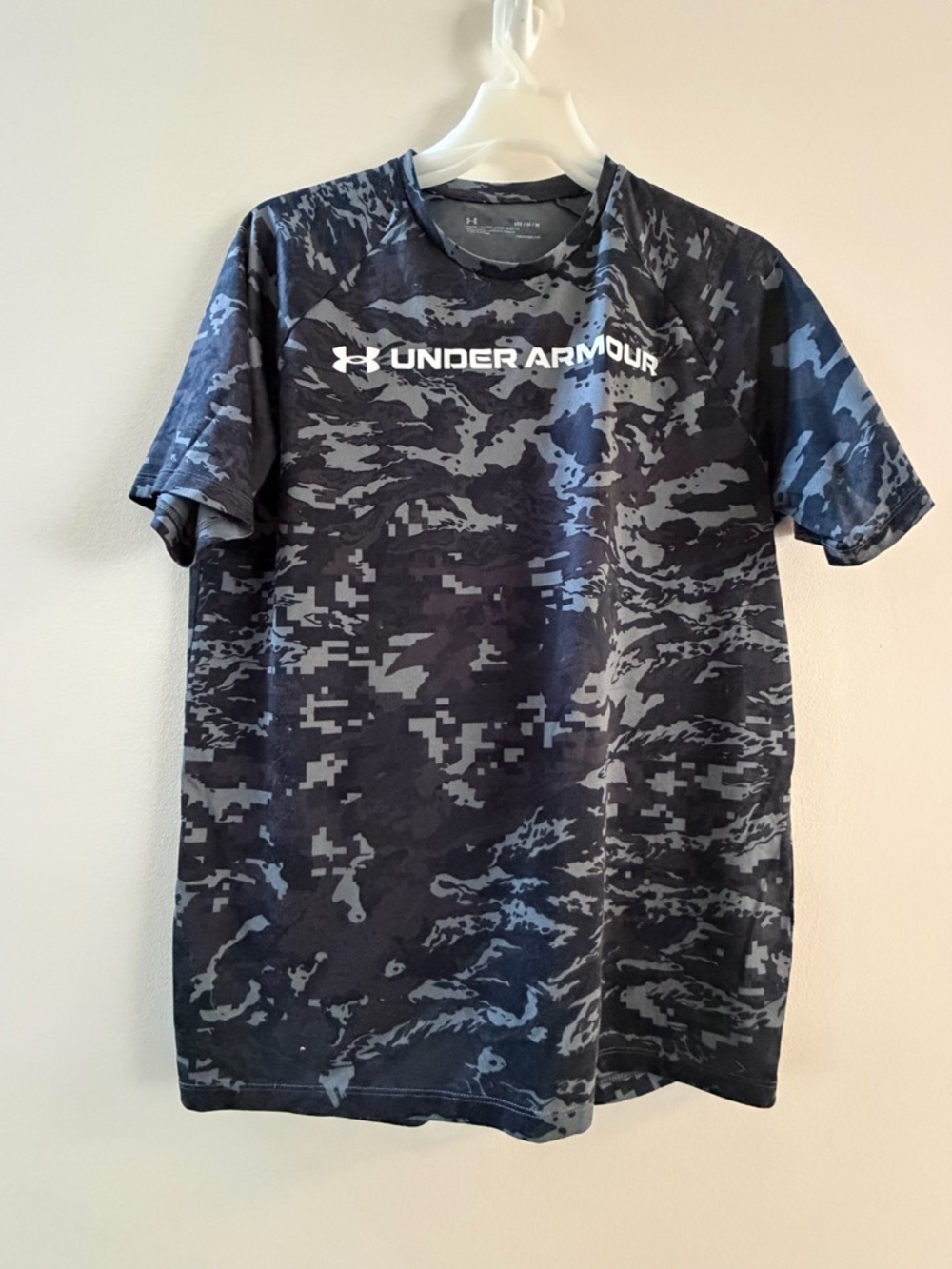 Under Armour Men’s Black Camo T-Shirt